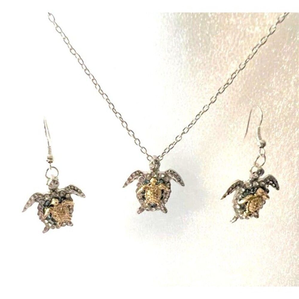 Adorable Mama and Baby Turtle Pendant & Earring Set